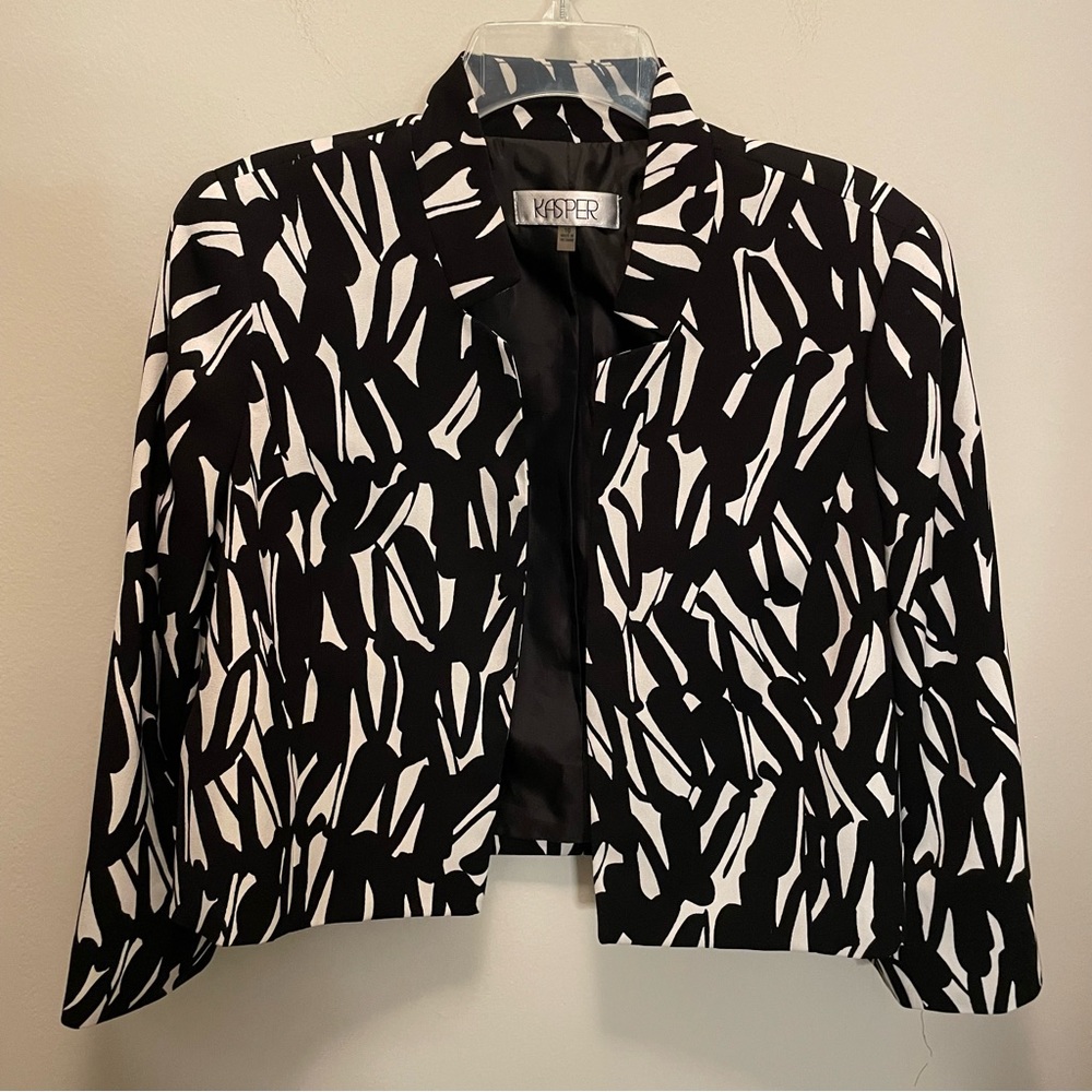 Kasper Black and White Cropped Patterned Blazer